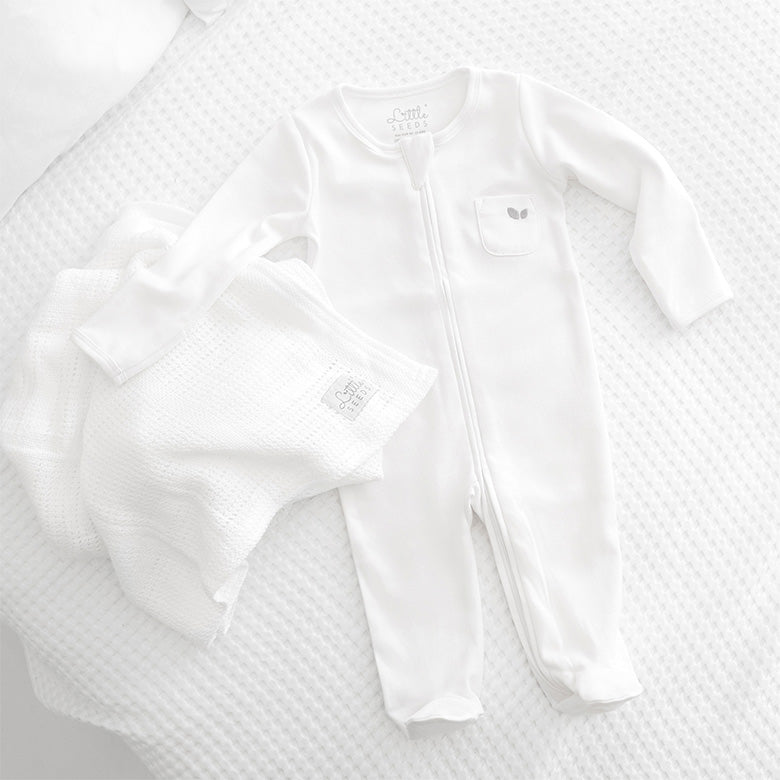 White Sleepsuit_04